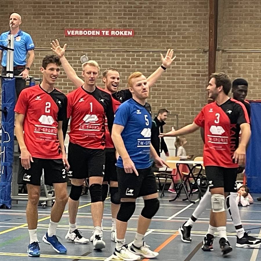 Heren 1 wint eerste competitie­wedstrijd van het seizoen