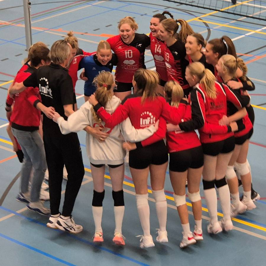 Dames 1 wint in een zenuwslopende wedstrijd van Inter Rijswijk