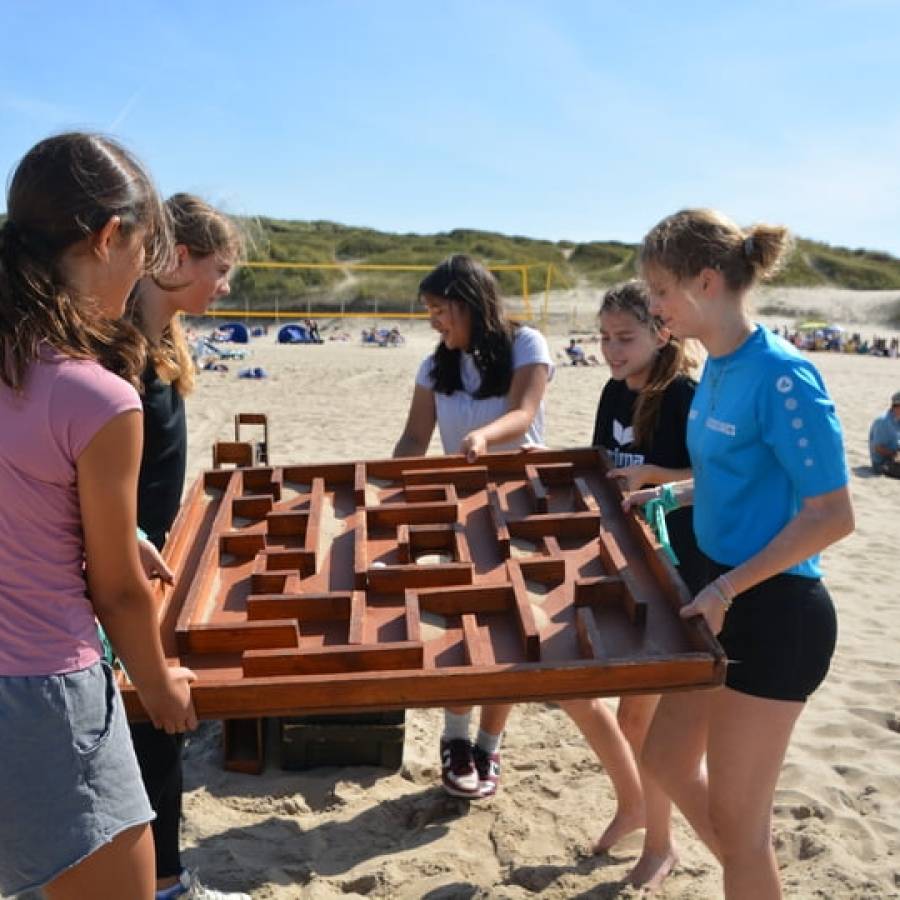 Meisjes C-teams beginnen seizoen op het strand 