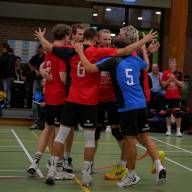 Kalinko Heren 1 maakt een vuist en wint 3-1 bij Velo in Wateringen