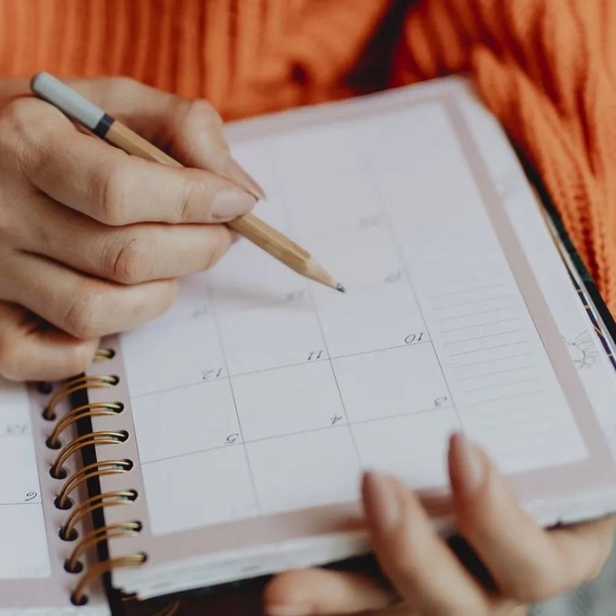 Pak je agenda erbij, het zaal- en bardienst­rooster is aangevuld 