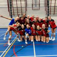 Sterk spelend Dames 1 houdt vijf punten in Houtrust  
