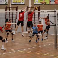 Kalinko Heren 1 verstevigt koppositie na winst op Polaris