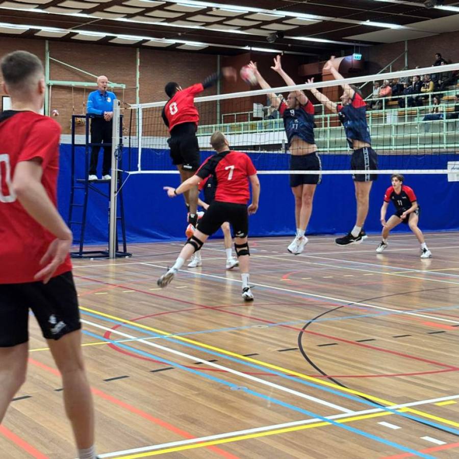 Heren 1 behoudt ongeslagen status en wint van Gemini-Kangeroes