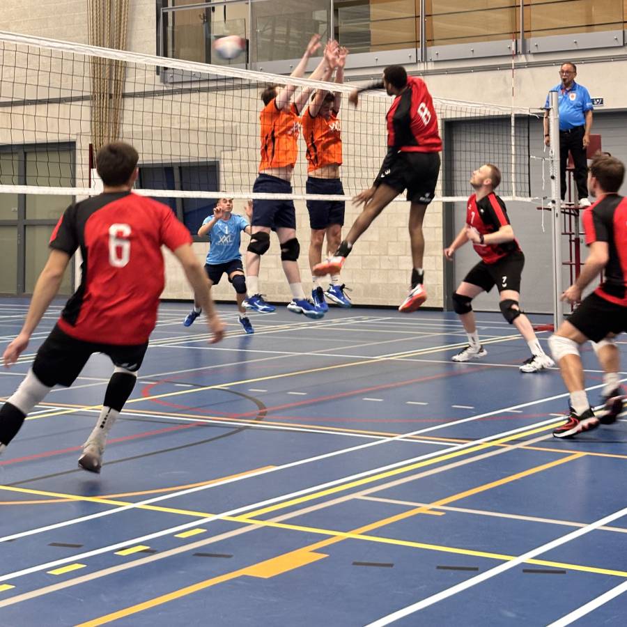 Heren 1 houdt ongeslagen status na zwaarbevochten overwinning 